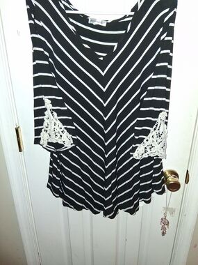Roommates Black and White Striped V-Neck Tunic with Crochet Sleeves